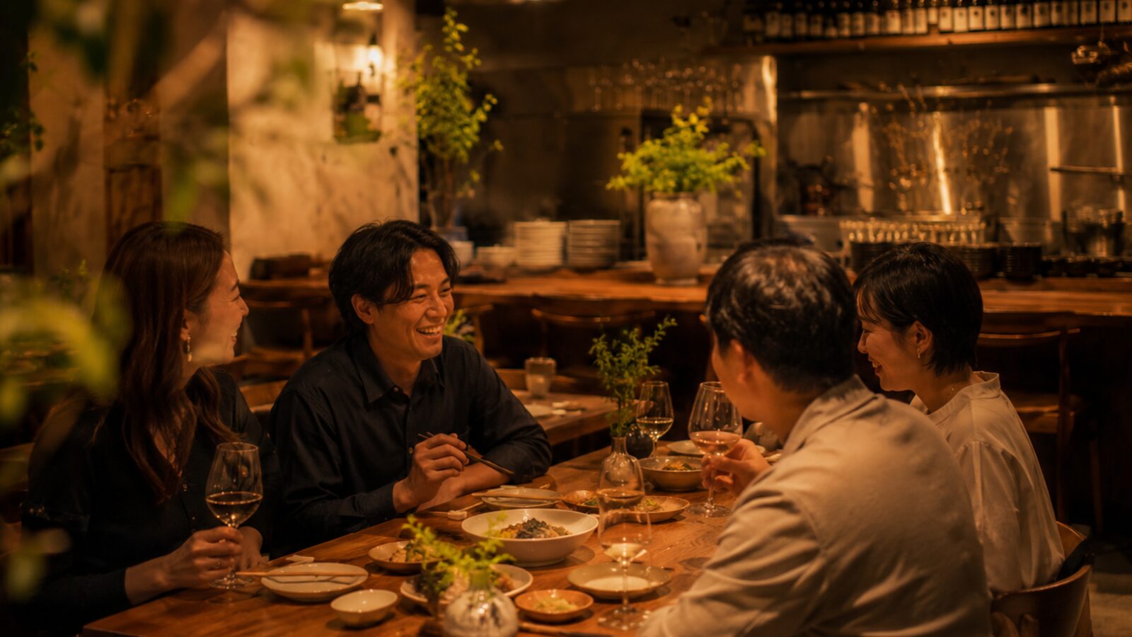 夜のテーブル席